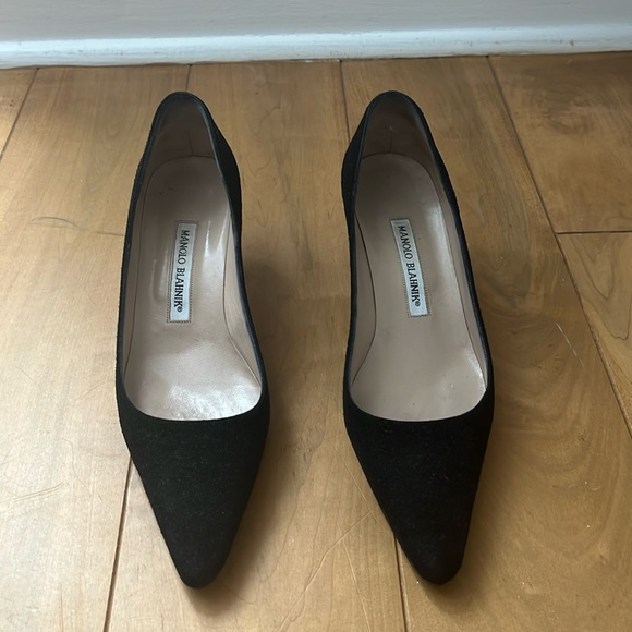 AUTHENTIC manolo blahnik kitten heel pumps - Picture 2 of 6